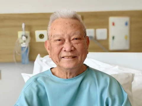 Đưa y tế chất lượng cao về địa phương: Vinmec Nha Trang tiên phong phẫu thuật ung thư nội soi cho bệnh nhân lớn tuổi