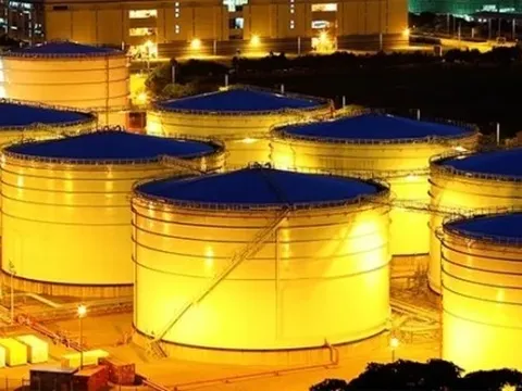 Giá xăng dầu hôm nay 23/7: tiếp đà xuống dốc