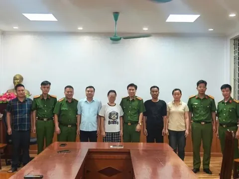 Nữ sinh bị lừa tự trói tay chân, gửi ảnh "bắt cóc" về cho gia đình