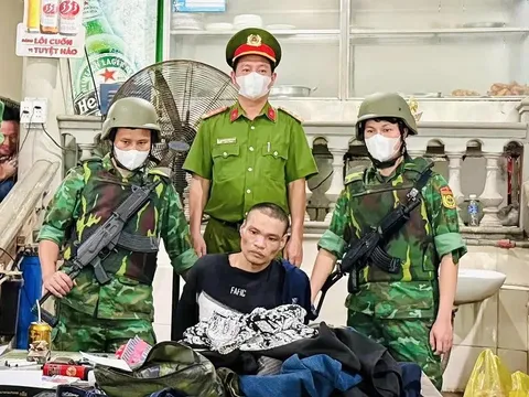 Quảng Trị: bắt giữ đối tượng mang theo 2 khẩu súng quân dụng tại khu vực biên giới
