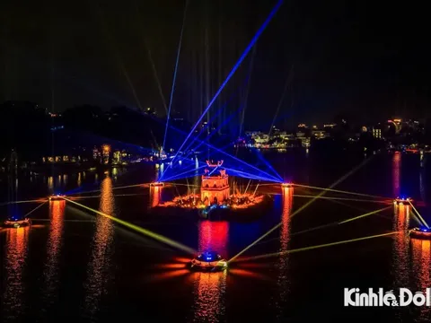 Mãn nhãn với không gian chiếu sáng nghệ thuật Hồ Gươm - Tháp Rùa