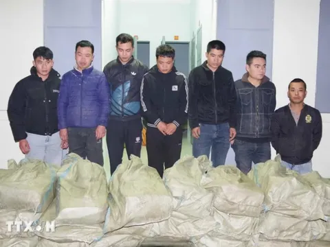 Lạng Sơn: phát hiện 1 tấn xúc xích nhập lậu tại khu vực biên giới 