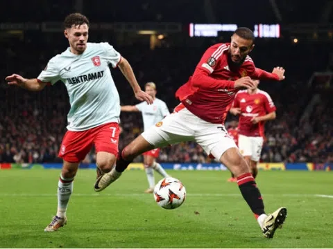 Man Utd hòa thất vọng trước Twente ở trận mở màn Europa League