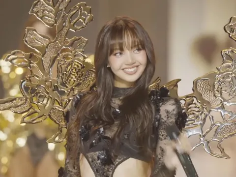 Lisa BlackPink bốc lửa tại show diễn nổi tiếng nhất hành tinh Victoria's Secret