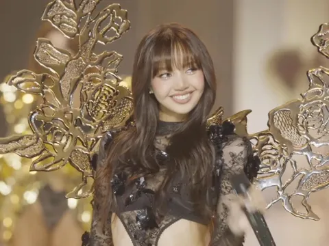 Lisa BlackPink bốc lửa tại show diễn nổi tiếng nhất hành tinh Victoria's Secret