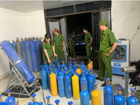Thanh Hóa: thu giữ trên 1.000 bình khí cười các loại