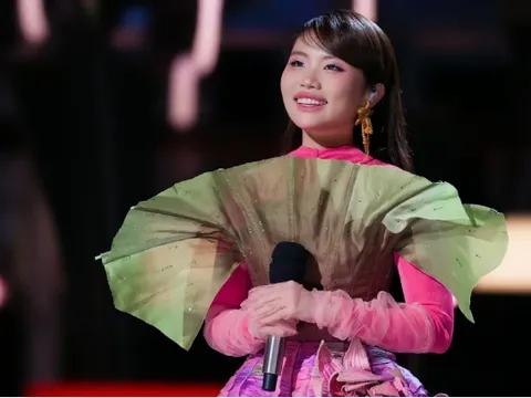 Phương Mỹ Chi chinh phục khán giả quốc tế, thắng áp đảo tại tứ kết Sing! Asia 2025