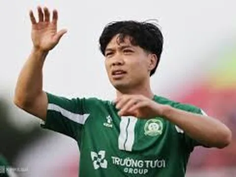 Công Phượng lọt đội hình tiêu biểu mùa giải 2024-2025