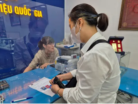 Sáng 13-3, giá mỗi lượng vàng giảm tiếp 1,3-1,5 triệu đồng