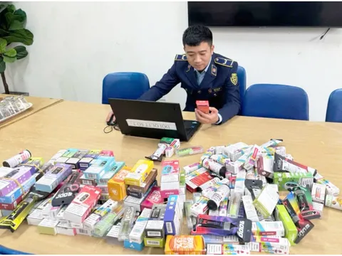 Cần ngăn chặn hành vi mua bán trên "chợ mạng"