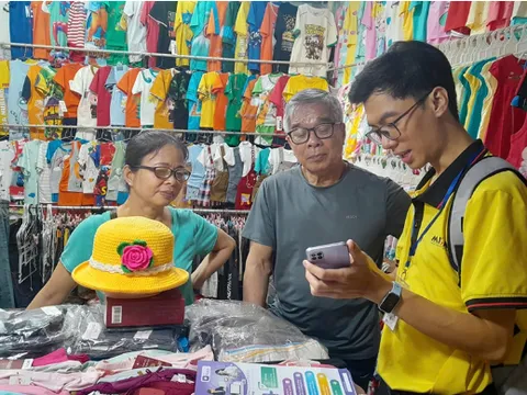 "Đi tận nơi, gặp tận người" - Thuế thành phố Hà Nội đồng hành với hộ kinh doanh