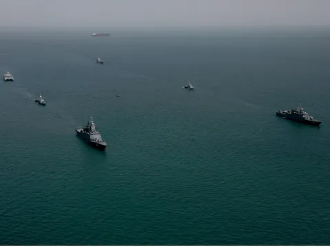 Tehran nêu điều kiện để dỡ bỏ phong tỏa eo biển Hormuz