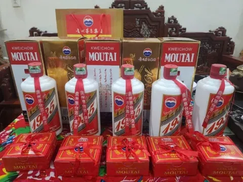 Rượu ngoại “xách tay” trôi nổi: Hiểm họa ẩn sau nhãn mác hào nhoáng