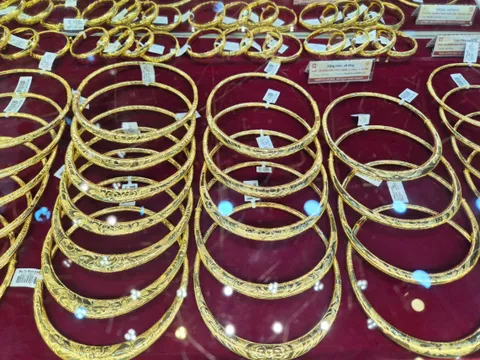 Sáng 27-3, giá vàng giảm xuống dưới mốc 170 triệu đồng/lượng