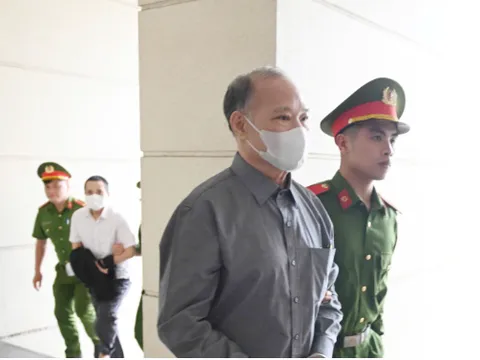 Xét xử cựu Thứ trưởng Bộ NN&PTNT: Toà xử vắng mặt 2 bị cáo