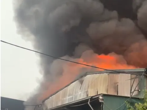 Cháy cơ sở sản xuất bánh kẹo tại xã Hương Sơn