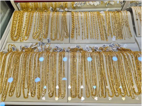 Sau cú giảm mạnh, giá vàng tăng trở lại