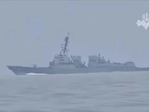 Iran tuyên bố vẫn kiểm soát hoàn toàn Eo biển Hormuz