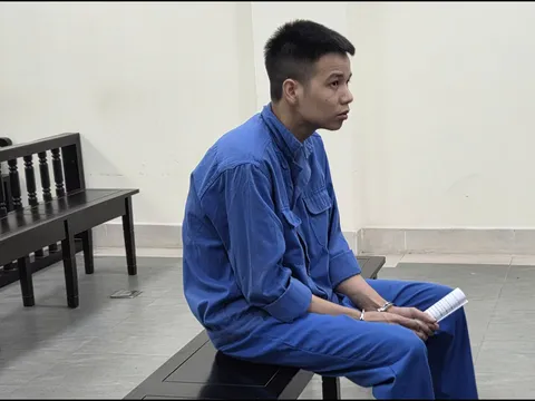 Hầu toà vì bắt tay với hacker, chiếm đoạt tiền