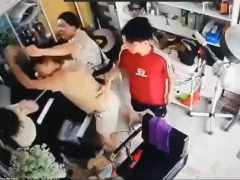 Đang làm rõ nam thanh niên đánh túi bụi người phụ nữ trong tiệm làm tóc