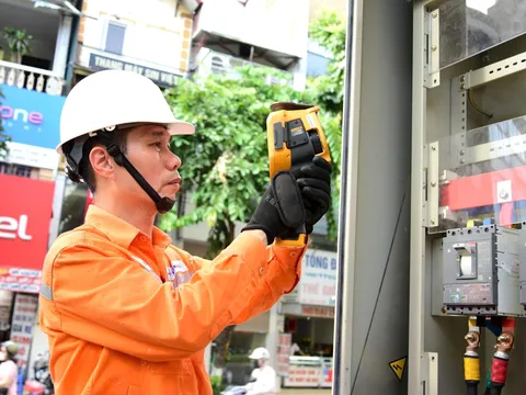 EVNNPC đồng bộ giải pháp bảo đảm điện mùa nắng nóng