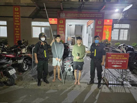 Khống chế 4 thanh niên che biển số xe, phóng lạng lách trong đêm