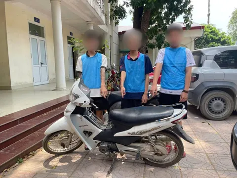 Công an xã An Khánh bắt giữ nhóm đối tượng tuổi teen cướp tài sản giữa đêm