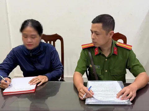 Xử lý người bán hàng rong thu 430.000 đồng cho 10 chiếc bánh rán của khách nước ngoài