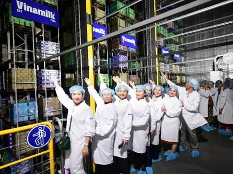 Vinamilk đón thế hệ “đồng niên” tham quan nhà máy với lời hứa chăm sóc sức khỏe bằng dinh dưỡng chất lượng