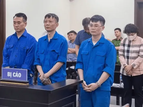 Nhận tiền “bảo kê” công trình xây dựng trái phép, loạt cựu cán bộ lĩnh án