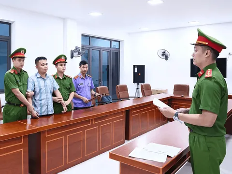 Một giáo viên Trường THPT Chuyên Tuyên Quang bị giữ khẩn cấp vụ điểm thi