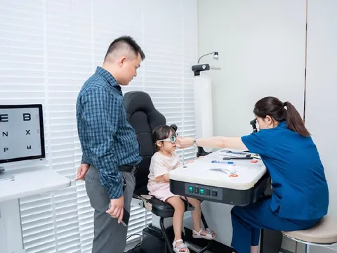 Báo động cận thị học đường: Thêm mô hình chuẩn quốc tế bảo vệ thị lực trẻ tại Việt Nam