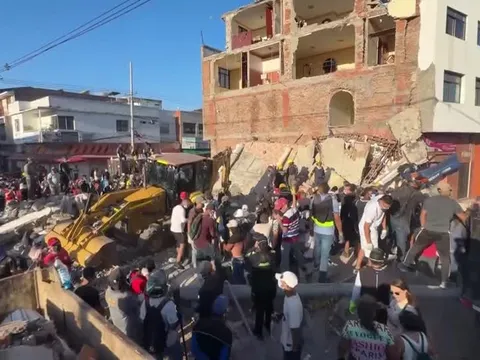 Động đất Colombia khiến hàng loạt trận bóng đá bị hoãn