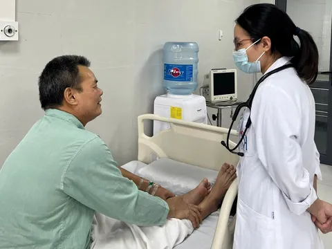 Ăn thịt chó nghi nhiễm bả chuột, bệnh nhân ung thư nguy kịch