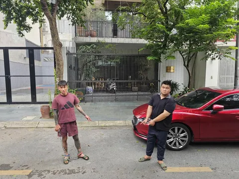 Khởi tố 3 kẻ đập kính ô tô, trộm cắp tài sản