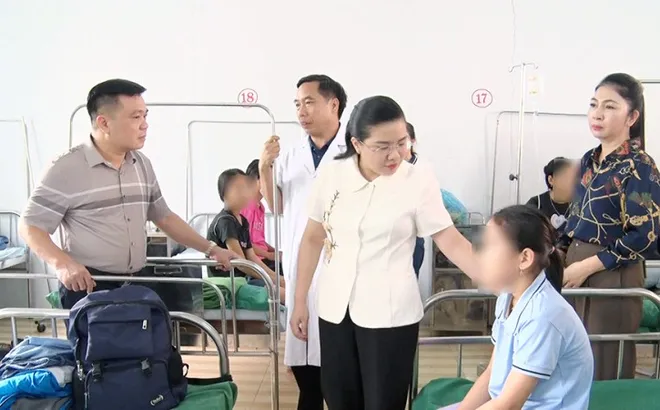 Nỗi lo mất an toàn thực phẩm trường học