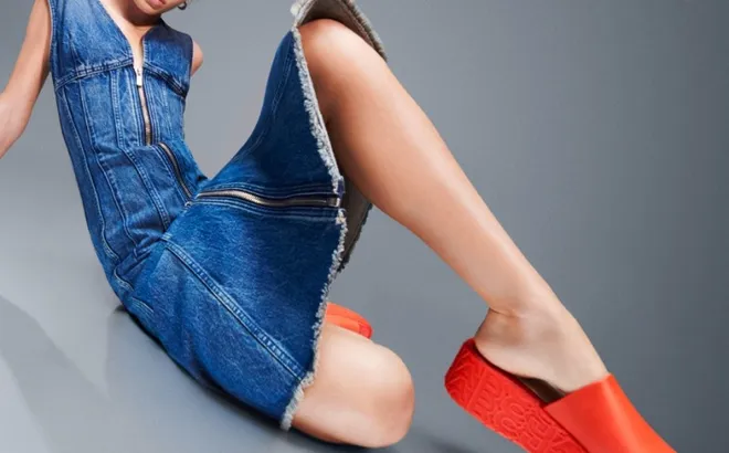 Cái bắt tay của hãng giày bền vững Melissa với ông hoàng thời trang Mỹ Marc Jacobs