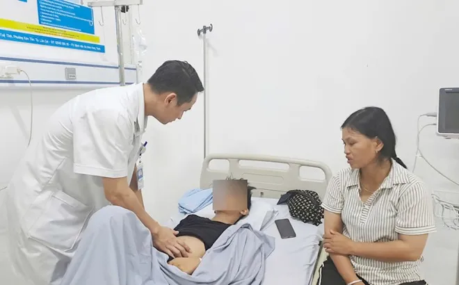 Điều tra vụ 49 sinh viên nghi bị ngộ độc sau bữa tối tại căng tin