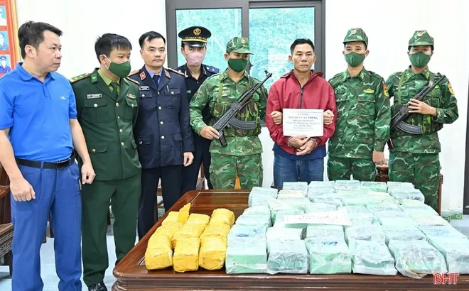 Bắt 2 đối tượng buôn bán, vận chuyển số ma túy khủng