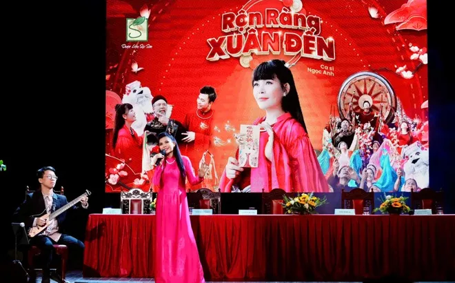 Ca sĩ Ngọc Anh mời gia đình đóng MV “Rộn ràng xuân đến”