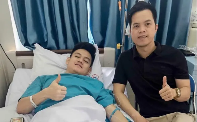 Sau Nguyễn Xuân Son, hậu vệ Hồ Tấn Tài phẫu thuật chấn thương thành công