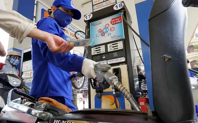 Giá xăng tăng 400 đồng/lít từ chiều 15/5