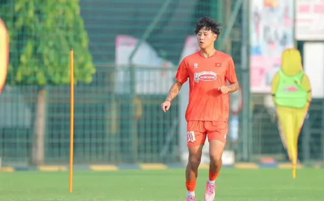 Tiền đạo Việt kiều Bùi Alex nói gì khi khoác áo U22 Việt Nam?