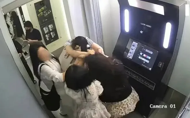 Xác minh làm rõ thông tin cô gái Việt "tố" bị 2 du khách nước ngoài hành hung