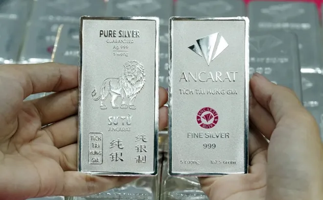 Giá bạc hôm nay 24/1/2026: Bạc thế giới lần đầu vượt mốc 100 USD/ounce, trong nước tiếp tục tăng rất mạnh