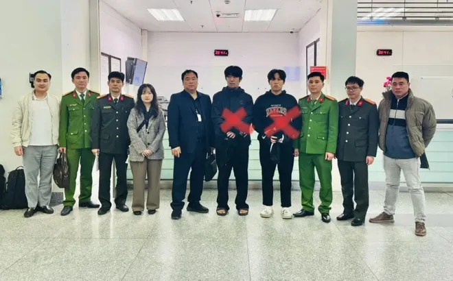 Công an tỉnh Bắc Ninh bắt, bàn giao 2 đối tượng truy nã đỏ của Interpol cho Hàn Quốc