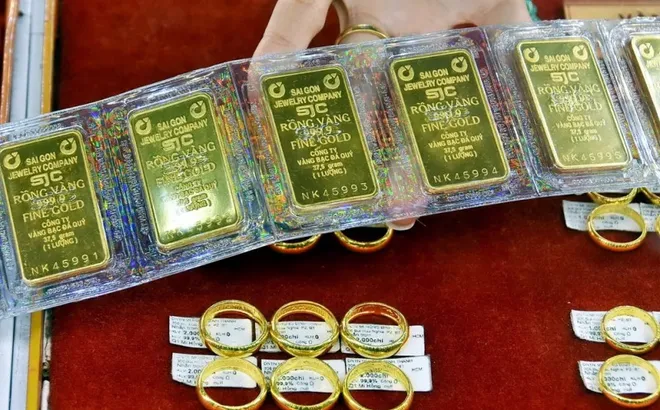 Giá vàng hôm nay 12/2: Vàng SJC và vàng nhẫn bất ngờ bật tăng mạnh, xu hướng đi lên còn tiếp diễn