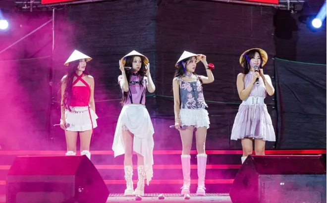 Rosé vượt qua BlackPink, trải lòng thói quen xấu, Jiyeon T-ara, Song Hye Kyo gây sốc