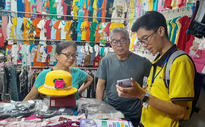 "Đi tận nơi, gặp tận người" - Thuế thành phố Hà Nội đồng hành với hộ kinh doanh