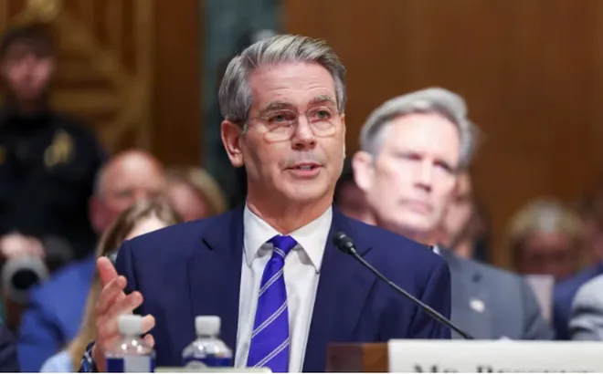 Mỹ cân nhắc dỡ bỏ trừng phạt đối với dầu Iran trên tàu ngoài khơi